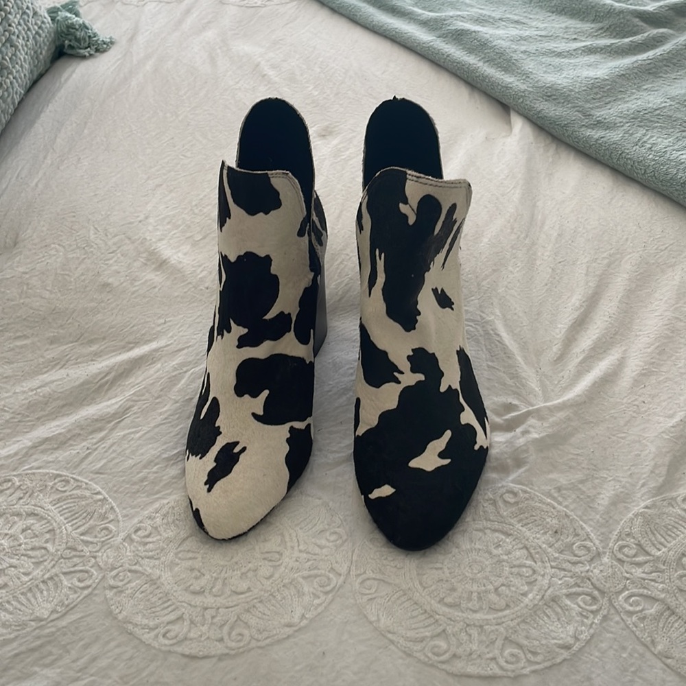 Size 8.5 Steve Madden cow print heeled boot